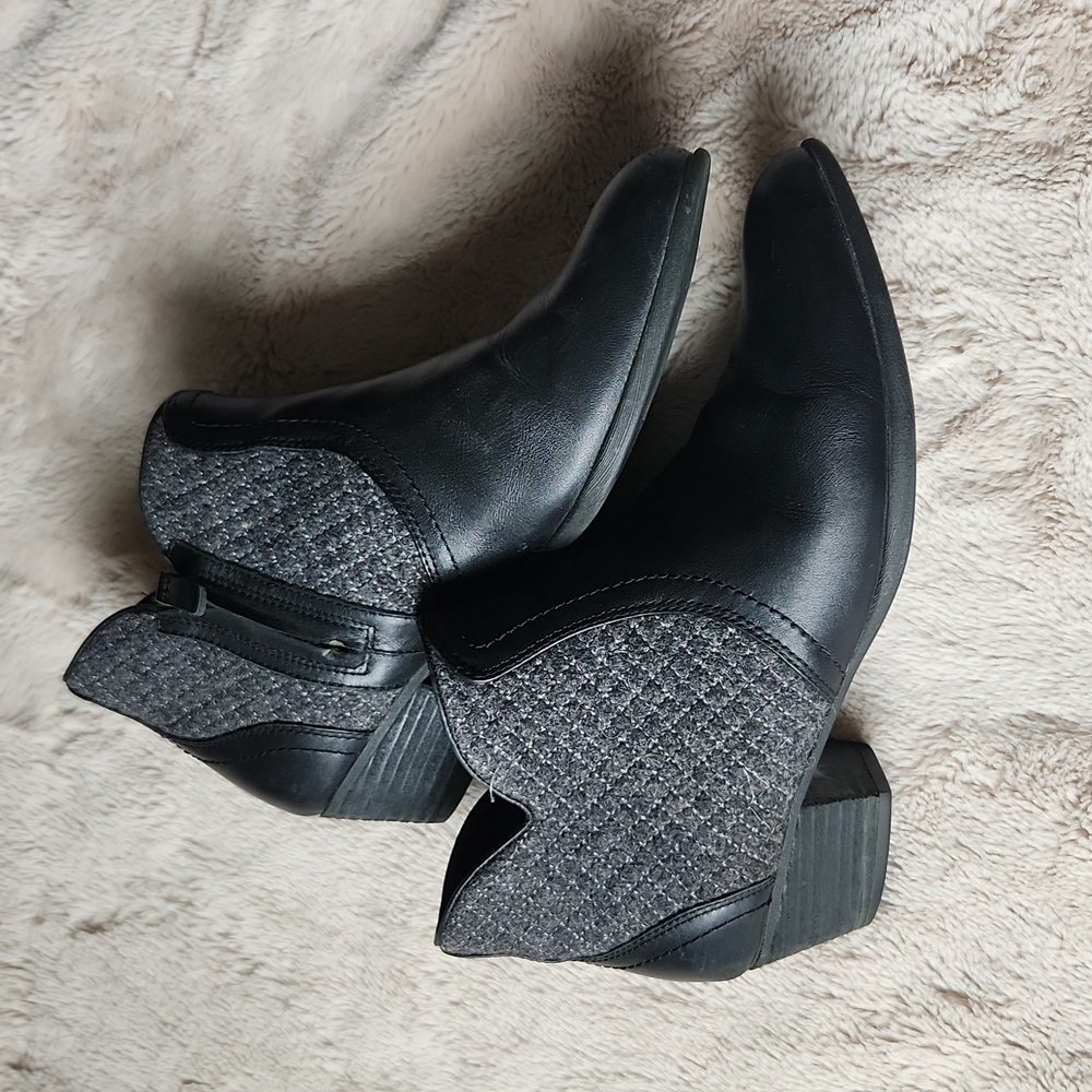 Ariat Black and Gray Ankle Boots